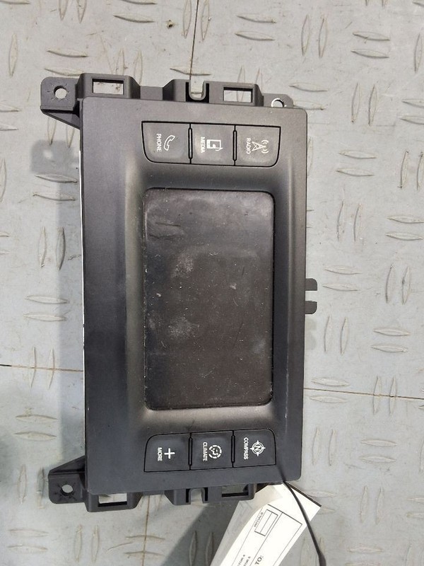 2017-2018 Chrysler Pacifica Radio Display and Receiver w/o Satellite Radio