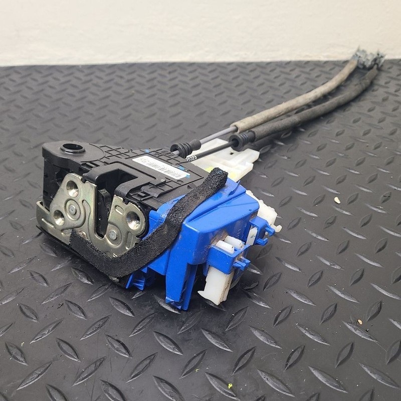 17-20 Hyundai Elantra Front Right Door Latch Lock Actuator OEM 81320-F2010