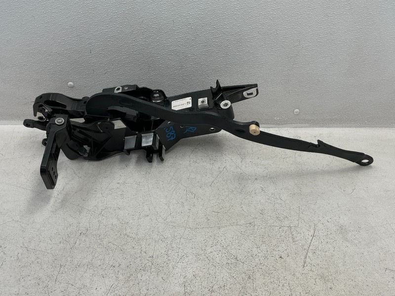 13-16 Mercedes SL550 SL400 R231 Rear Left Roof Top Mount Hinge Support 1587 OEM