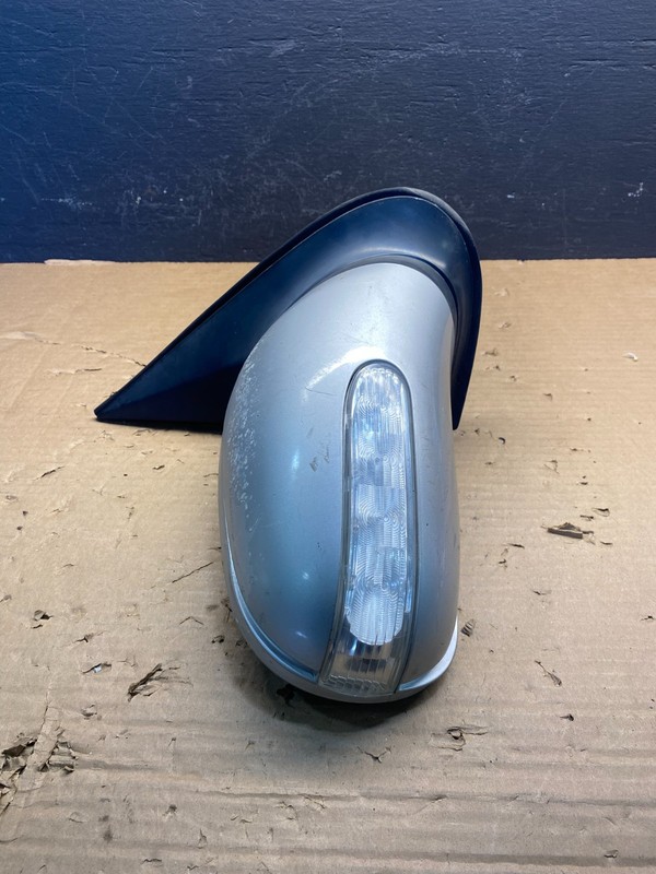 2002 to 2005Mercedes ML Right Passenger Side View Door Mirror OEM ac8035 DG