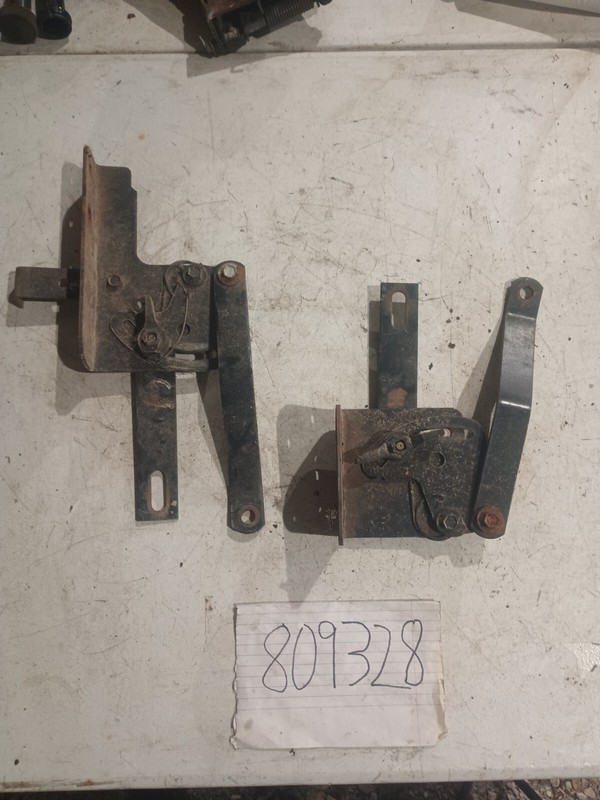 Murray 12.5hp 40" 40508x92e deck hanger bracket set