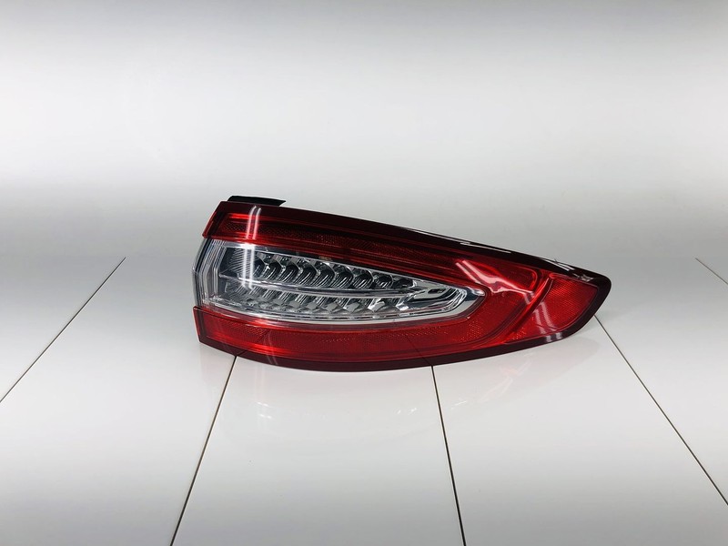 13-16 FORD FUSION SE REAR RIGHT PASSENGER SIDE OUTER TAIL LIGHT BRAKE LAMP OEM#2