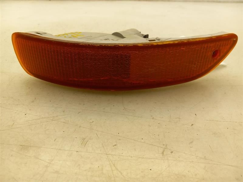 93-97 TOYOTA COROLLA DRIVER SIDE FRONT BUMPER MOUNTED TURN SIGNAL LAMP ASSEMBLY