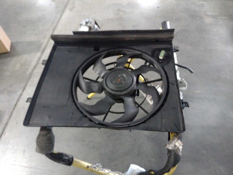 2016 KIA Sedona Engine Cooling Fan Motor OEM 25380A9000 Black 102K Miles