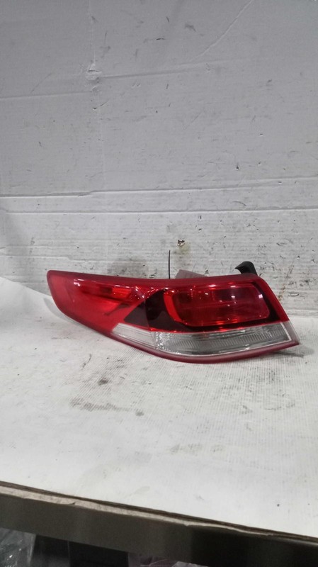 2016 KIA Optima Left Tail Light Assembly White OEM 126K Miles NJ25-21112-521185