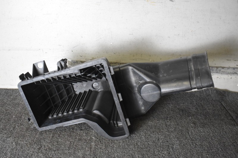 2018-2019 Ford Mustang Intake Air Box FR3C-9A612-AD JR3C-9B642-BB JR3C-9C676-AA.