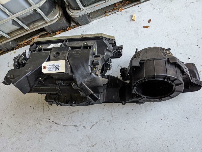 A/C Evaporator Heater Housing 68299208AA 2016 Dodge Challenger 2014-2021 2022