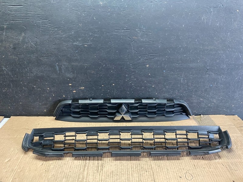 2013-2015 Mitsubishi Outlander Front Upper Lower Set Grille Q0682 DG