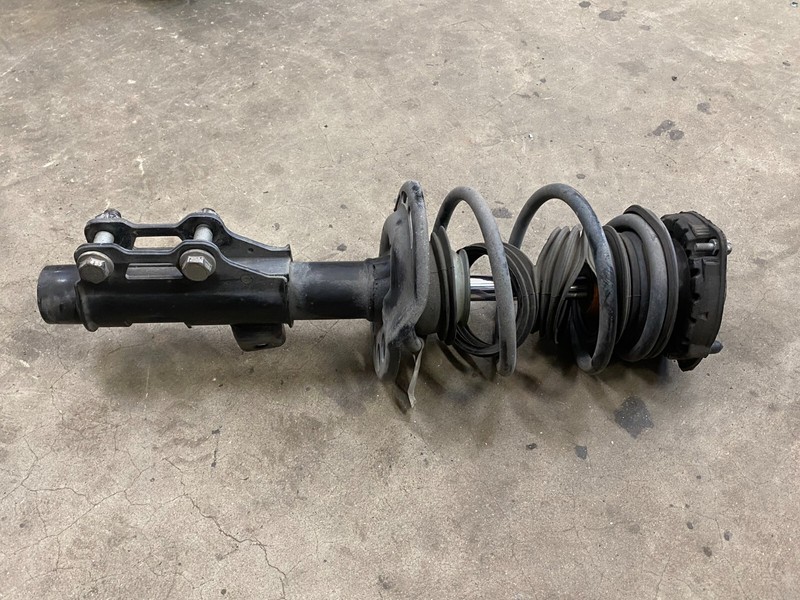 16 17 18 Chevrolet Camaro SS Front Left Driver Shock Strut Absorber RWD 1547 OEM