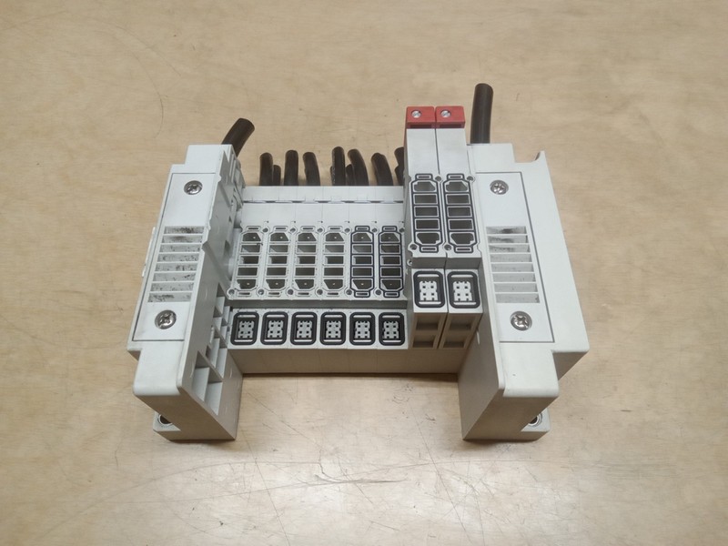 SMC SS5Y31-E4R047 Manifold Block W/ 2 Space Assembly