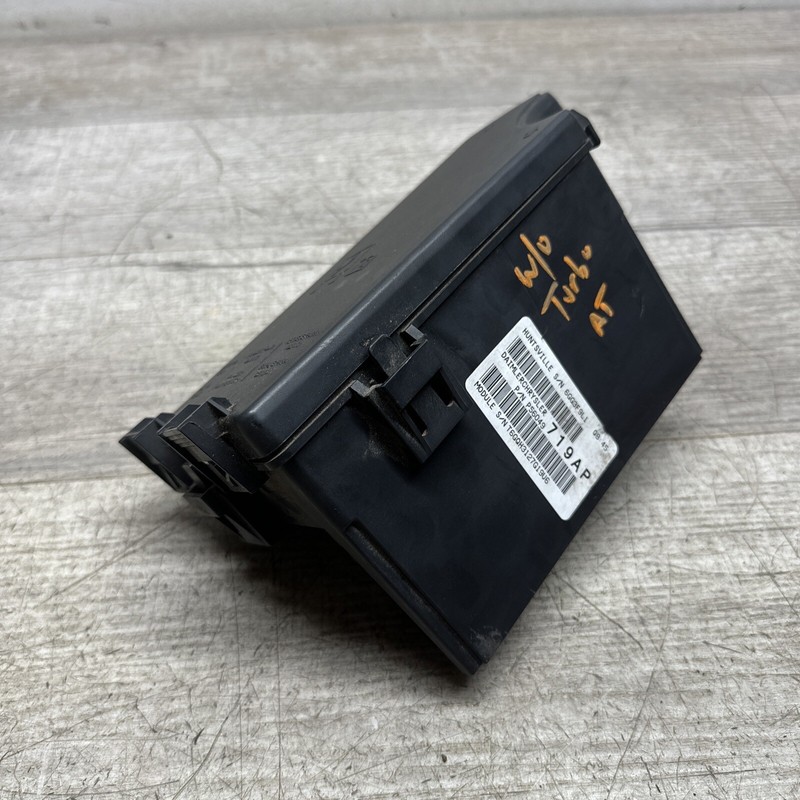 56049719AP I 2006 - 2010 PT Cruiser Hard Top OEMTIPM Fuse Box W/O Turbo 2.4L