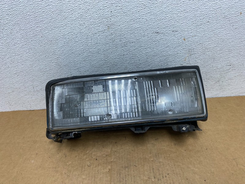 1988 to 1991 Cadillac Seville Eldorado Right Passenger Side Headlight AD4526 DW