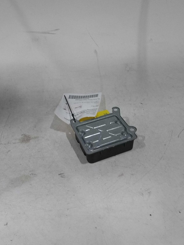 Used Air Bag Module fits: 2017 Volkswagen Passat Air Bag mounted under center co
