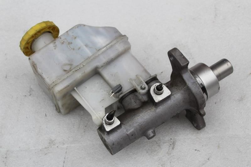 2021 RAM 1500 NEW STYLE BRAKE MASTER CYLINDER WITH RESERVOIR