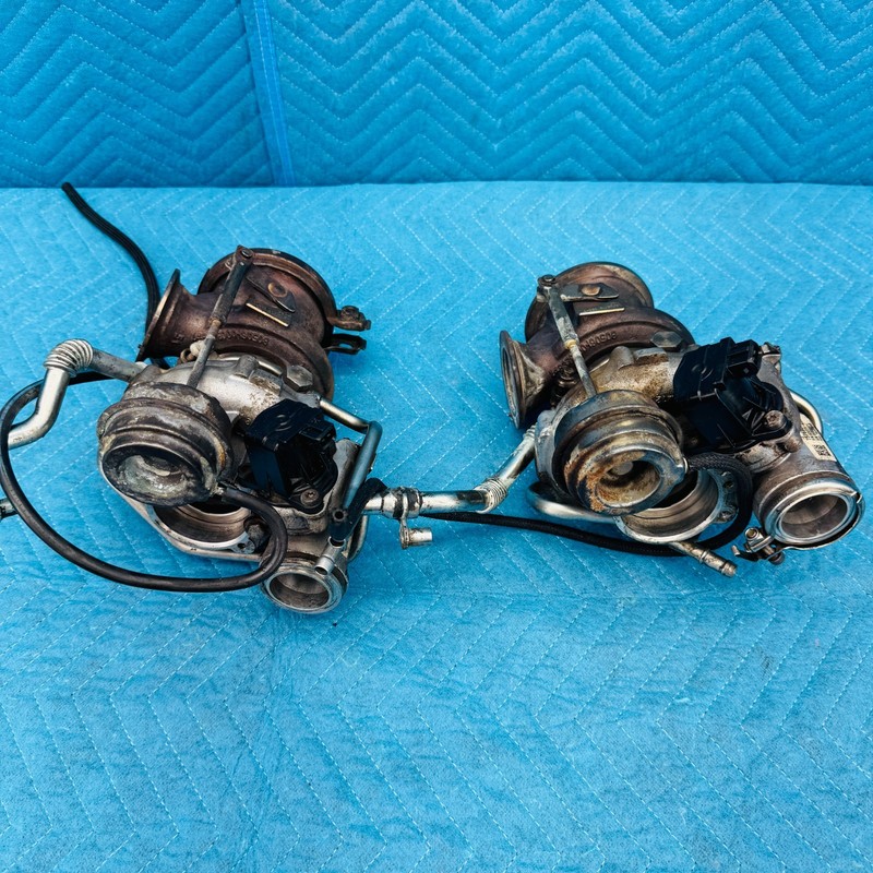 2012–2014 BMW 650i 4.4L Twin Turbocharger Set (Left and Right) OEM 757698508