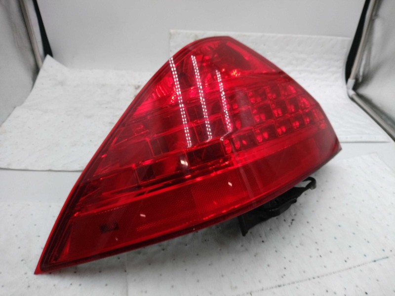 2006-2007 Honda Accord Left Tail Light Assembly Grey OEM 459524 196K Miles