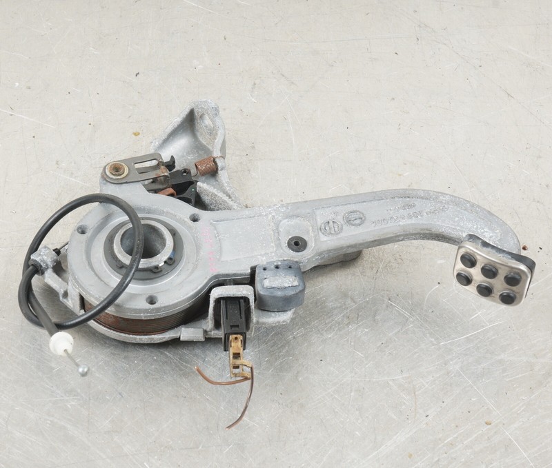 03-06 MERCEDES W220 S430 S500 SL600 EMERGENCY BRAKE PEDAL ASSEMBLY OEM 209420004