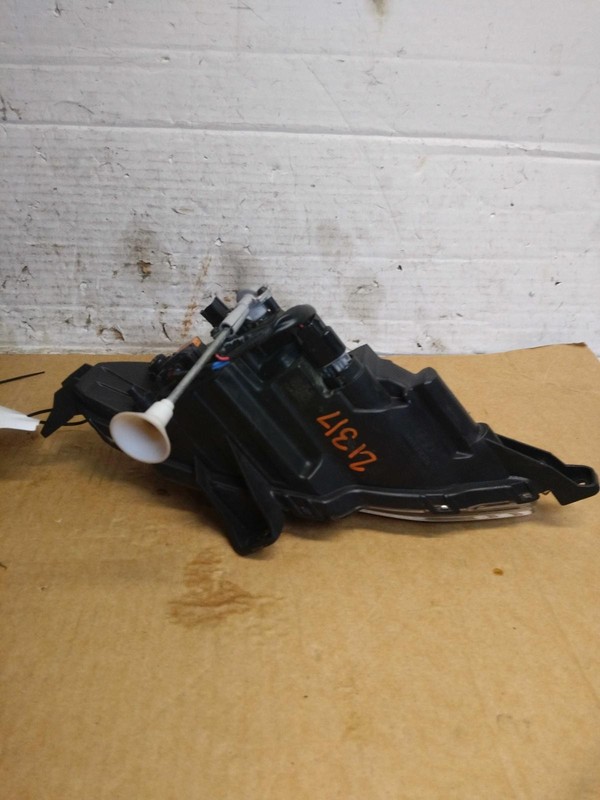 2016 Hyundai Tucson Left Fog Light Assembly Grey OEM 400933 119K Miles