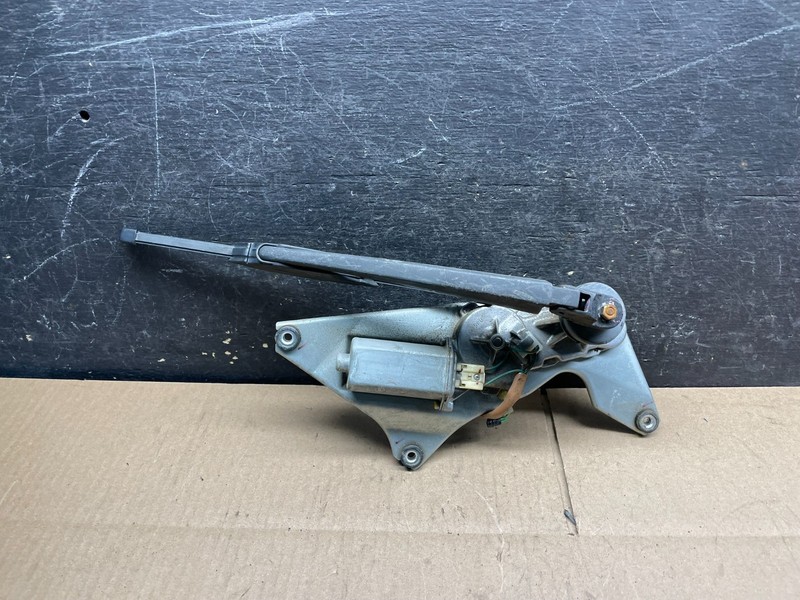 2003 to 2011 Honda Element Rear Windshield Washer Wiper Motor v9074 DG