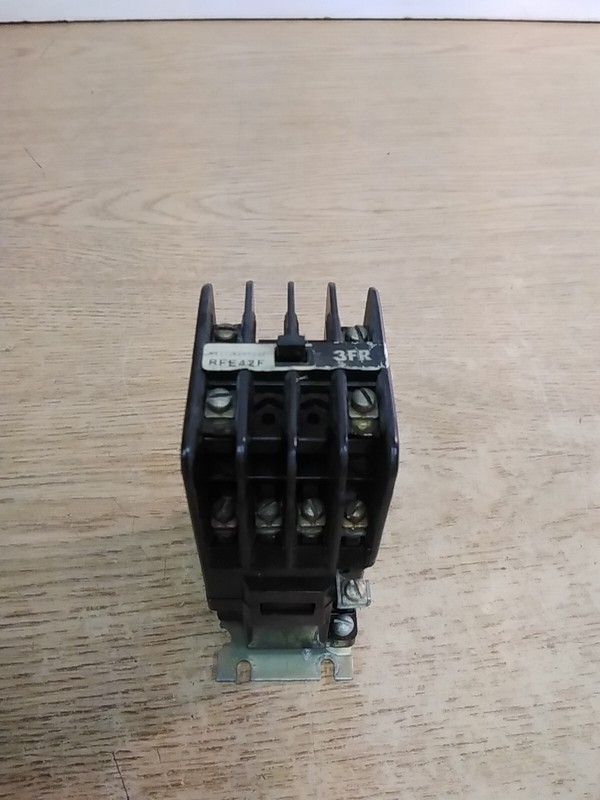 Westinghouse BFE42F Industrial Control Relay 300AC, 10A