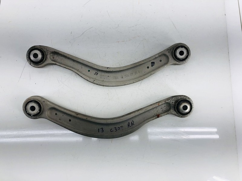 08-23 MERCEDES BENZ C300 W204 REAR LEFT & RIGHT SIDE CONTROL ARM SET OF 2 OEM