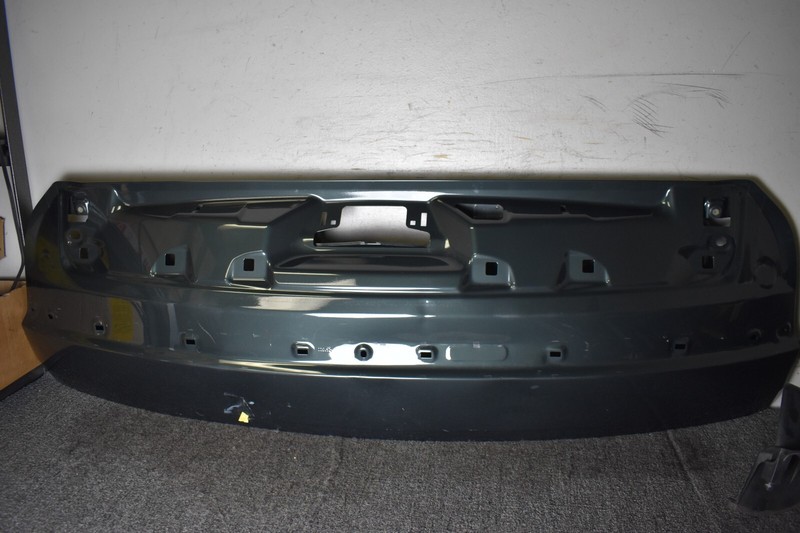 2023-2024 RANGE ROVER REAR LOWER TAILGATE FACTORY OEM