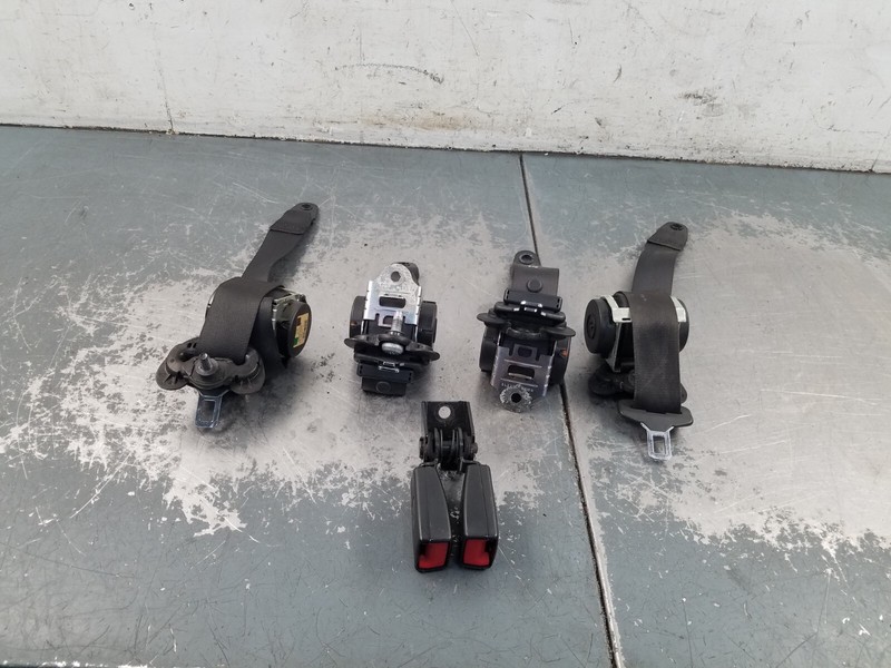 2009 Mini John Cooper Works Seat Belt Set #7162 VV5
