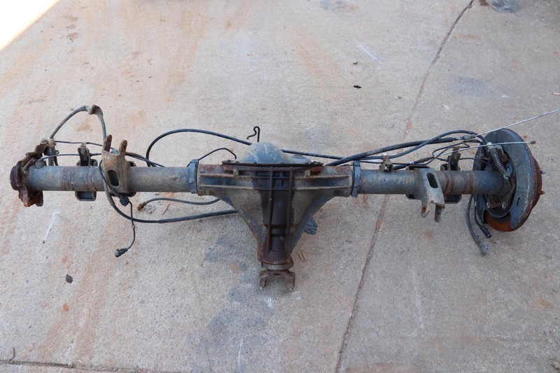 2014-2019 CHEVY SILVERADO 1500 4X4 REAR AXLE DIFF 3.42 RATIO 9.5" RING GEAR OEM