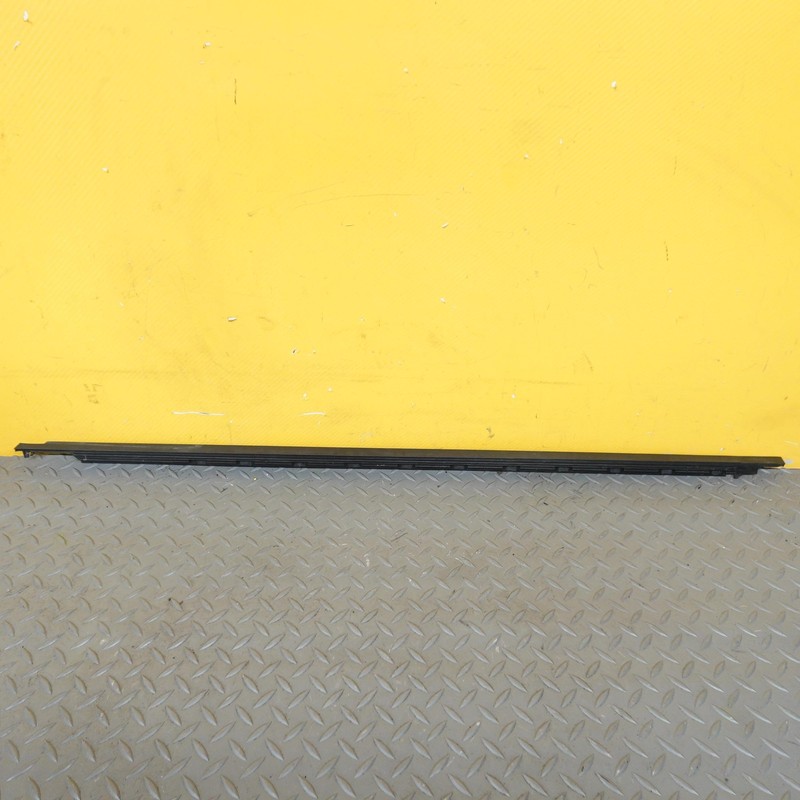 2020-2022 RANGE ROVER EVOQUE FRONT LEFT SIDE DOOR WINDOW GLASS MOLDING TRIM OEM