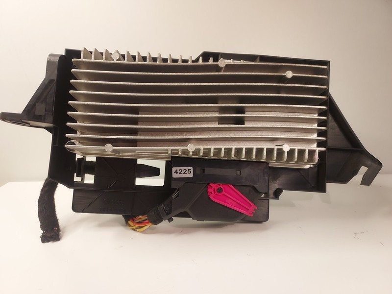 09-12 AUDI Q5 AUDIO SOUND SYSTEM AMP AMPLIFIER MODULE & BRACKET 8T1035233A OEM