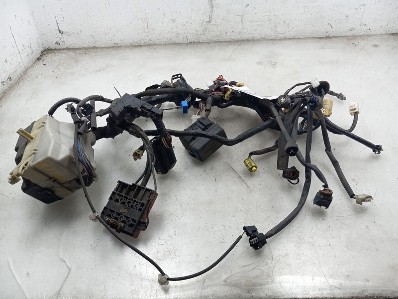 04 05 06 Scion XA Main Engine Room Harness 82111-5C870