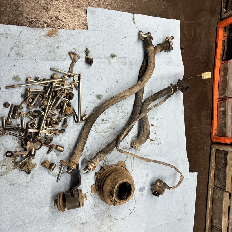 01 - 04Rancher TRX 350FE FM 4x4 FA Misc Motor Parts And Harware
