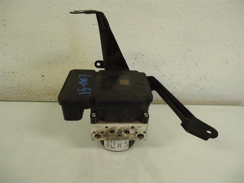 10 11 Acura TL ABS Pump modulator accumulator anti lock brake pump 57111-TK4-A14