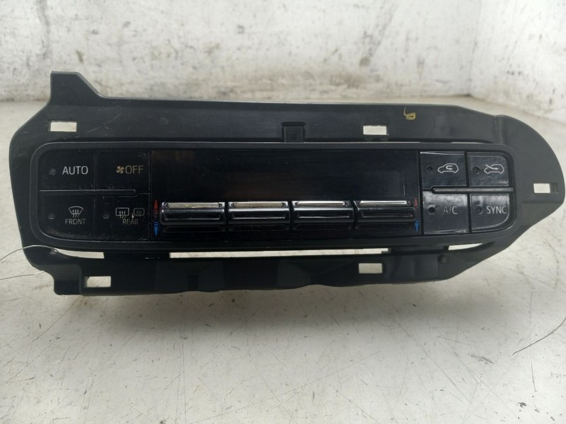 17 18 COROLLA IM TEMPERATURE CONTROL