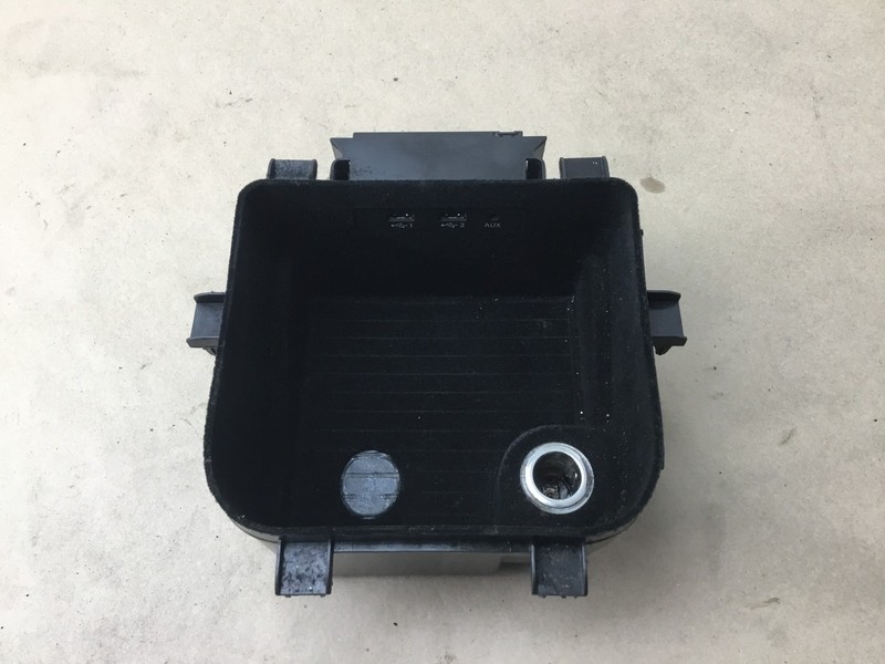 Bentley Bentayga 2019 Center Console Tray Storage Socket Power Outlet 16-20 :Y