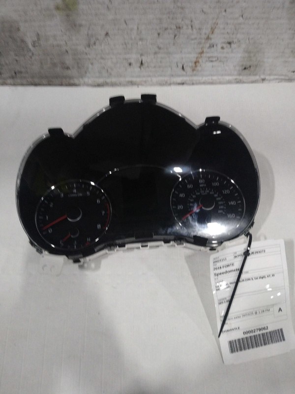 2018 KIA Forte Speedometer Gauge OEM Silver 124K Miles NJ25-21113-515916