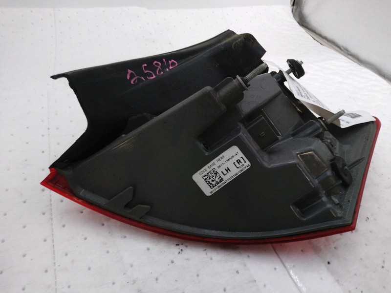 2016 Ford Taurus Left Tail Light Assembly Grey 613306 Used 114k Miles