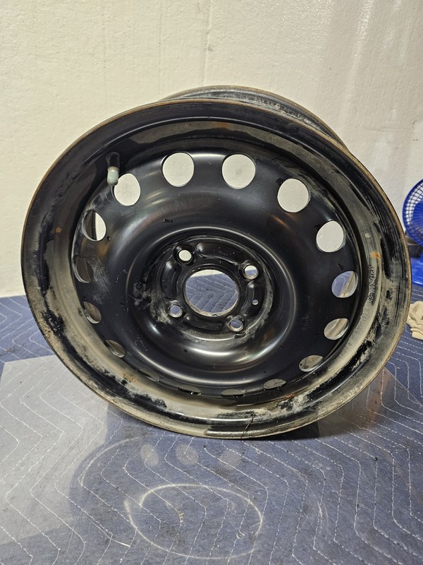 2018Ford FiestaWheel Rim Tire 15 Inch 15”w/ Sensor