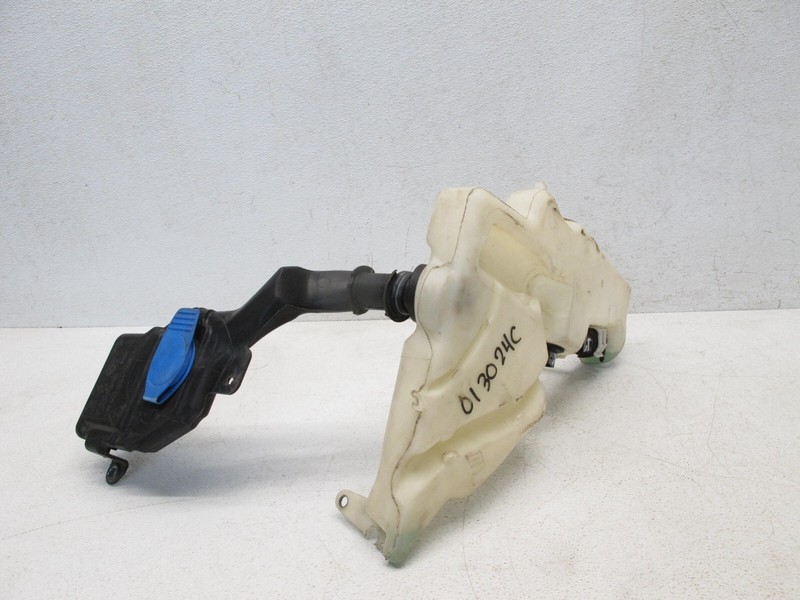 09-17 AUDI 8T A5 S5 CONVERTIBLE A4 S4 SEDAN WINDSHIELD WASHER FLUID RESERVOIR 01
