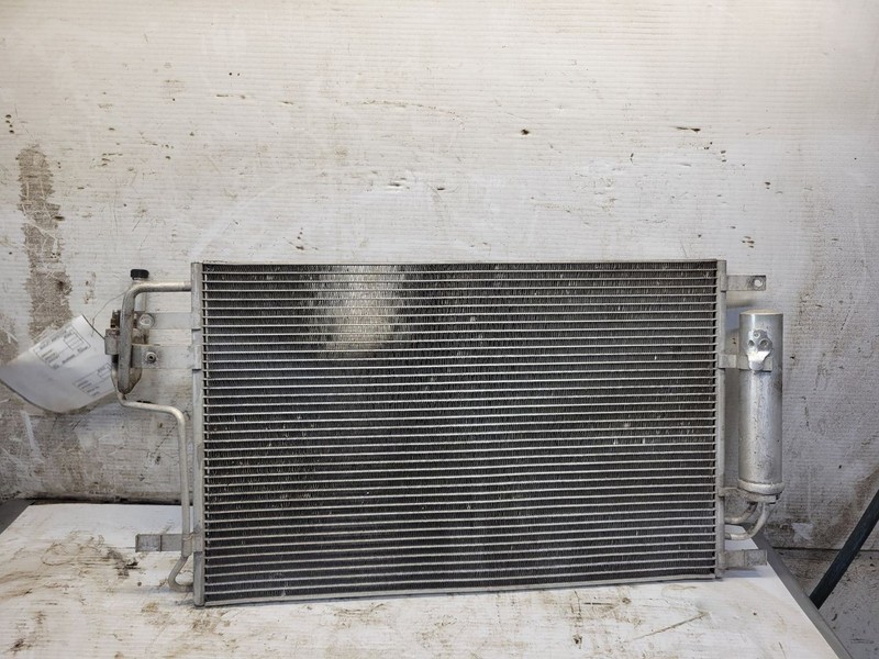 AC Condenser 4 Cylinder Fits 05-10 SPORTAGE 1560786