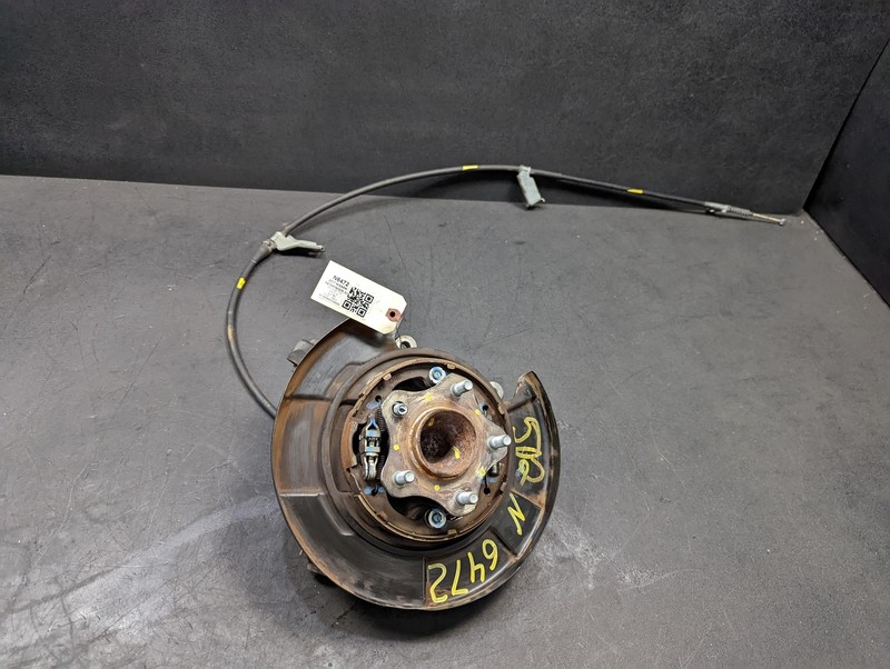 Rear Left Driver Knuckle w Hub 2017 Nissan Pathfinder 43022-3JA0A 2016 2018 2019