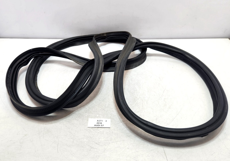 ✅ 2012-2018 OEM Audi RS7 A7 S7 Tailgate Liftgate Back Door Weatherstrip Seal