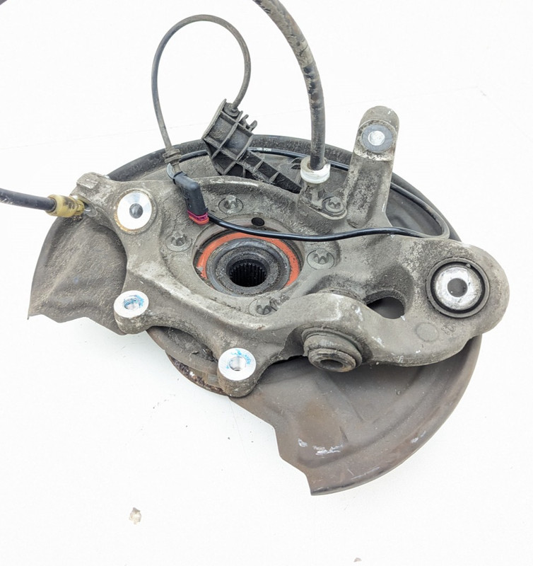 08-17 Mercedes W204 C250 C350 Rear Left Side Wheel Spindle Knuckle Hub OEM