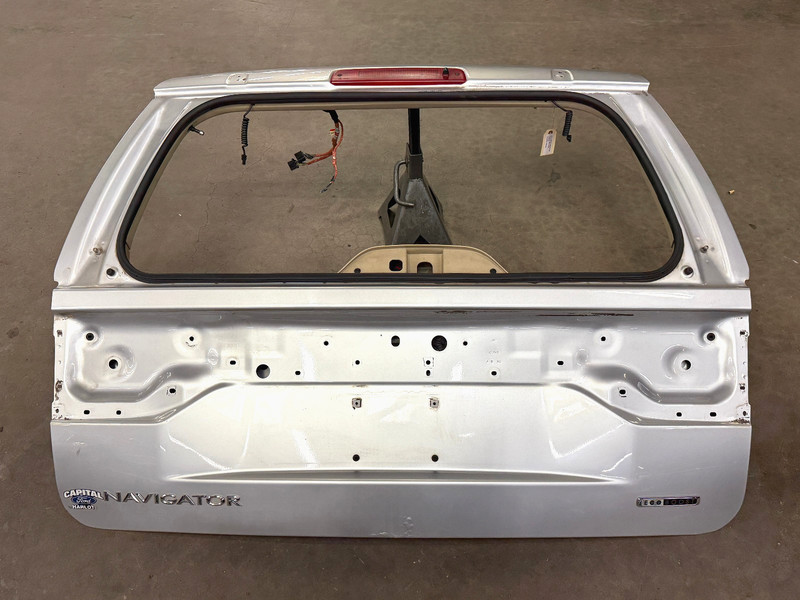 ⭐2015-2017 LINCOLN NAVIGATOR TRUNK DECK LID TAILGATE LIFTGATE SILVER OEM LOT2703