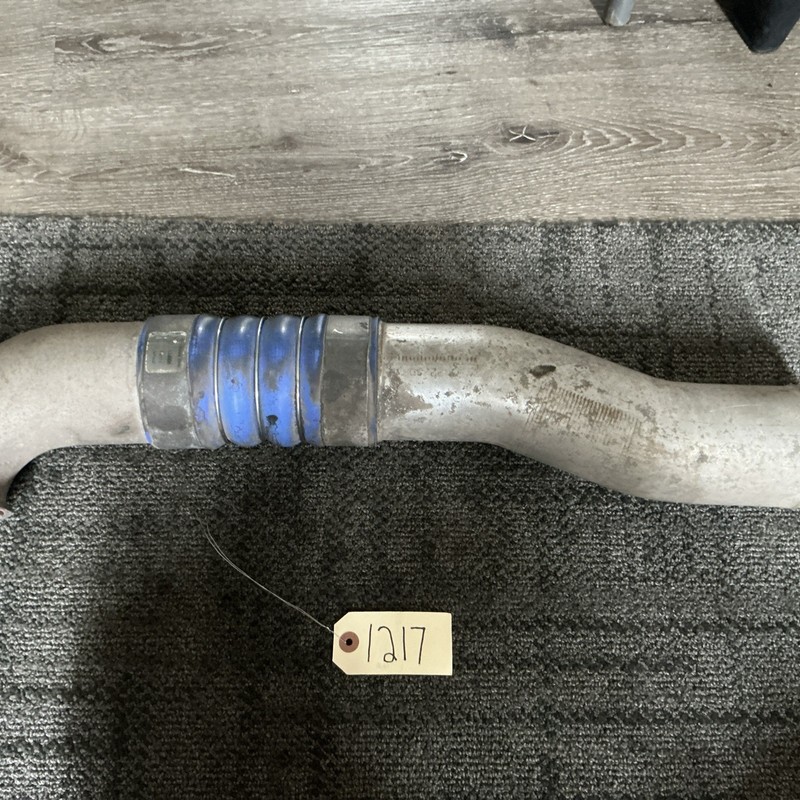 Charge Air Pipe VOLVO VNL- P/N: 22280818
