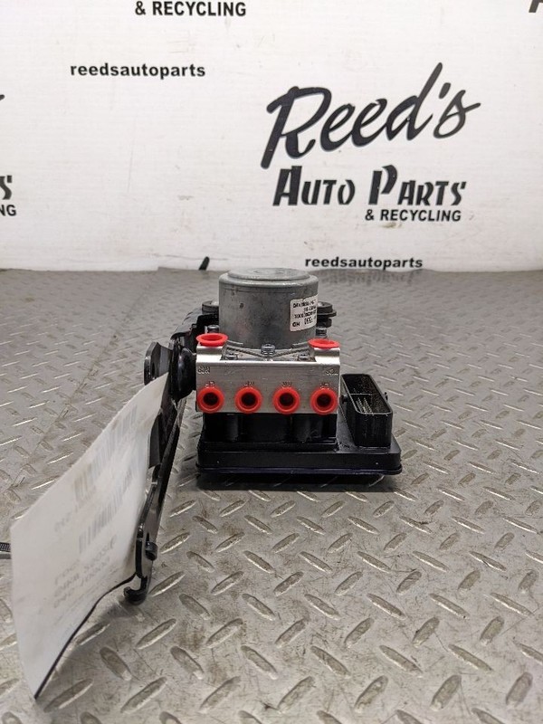 Anti-Lock Brake Part Assembly Fits 20-23 SIERRA 2500 PICKUP 1179530