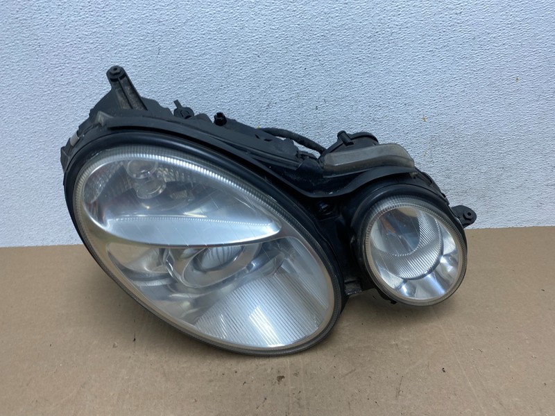2003-2006 Mercedes E E320 E350 Class Right Passenger Halogen Headlight AE5943 DW