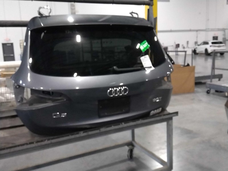 Used Deck Lid fits: 2014 Audi Q5 spoiler w/sport appearance package S line Grade
