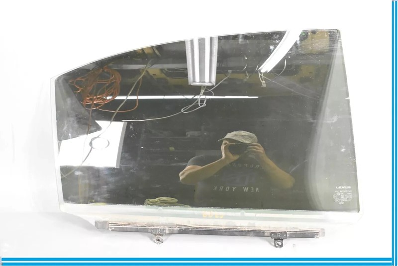 07-17 Lexus LS460 XF40 Rear Right Passenger Side Door Window Auto Glass OEM