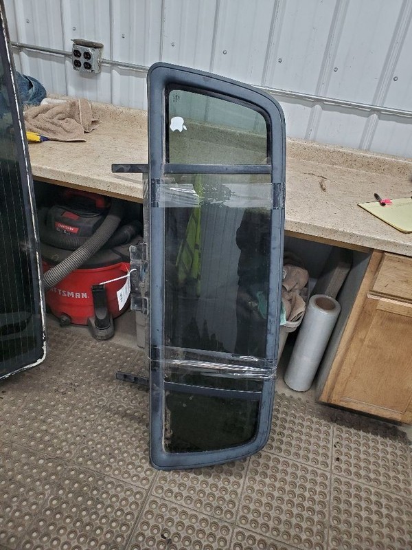 Back Glass Sport Trac Privacy Tint Assembly Fits 01-05 EXPLORER 305052